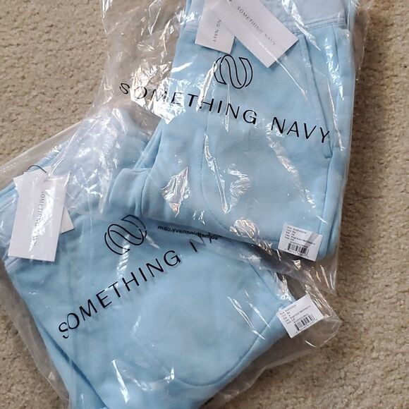 SOMETHING NAVY Bridget Button Waist Sweatpant - Picture 4 of 6